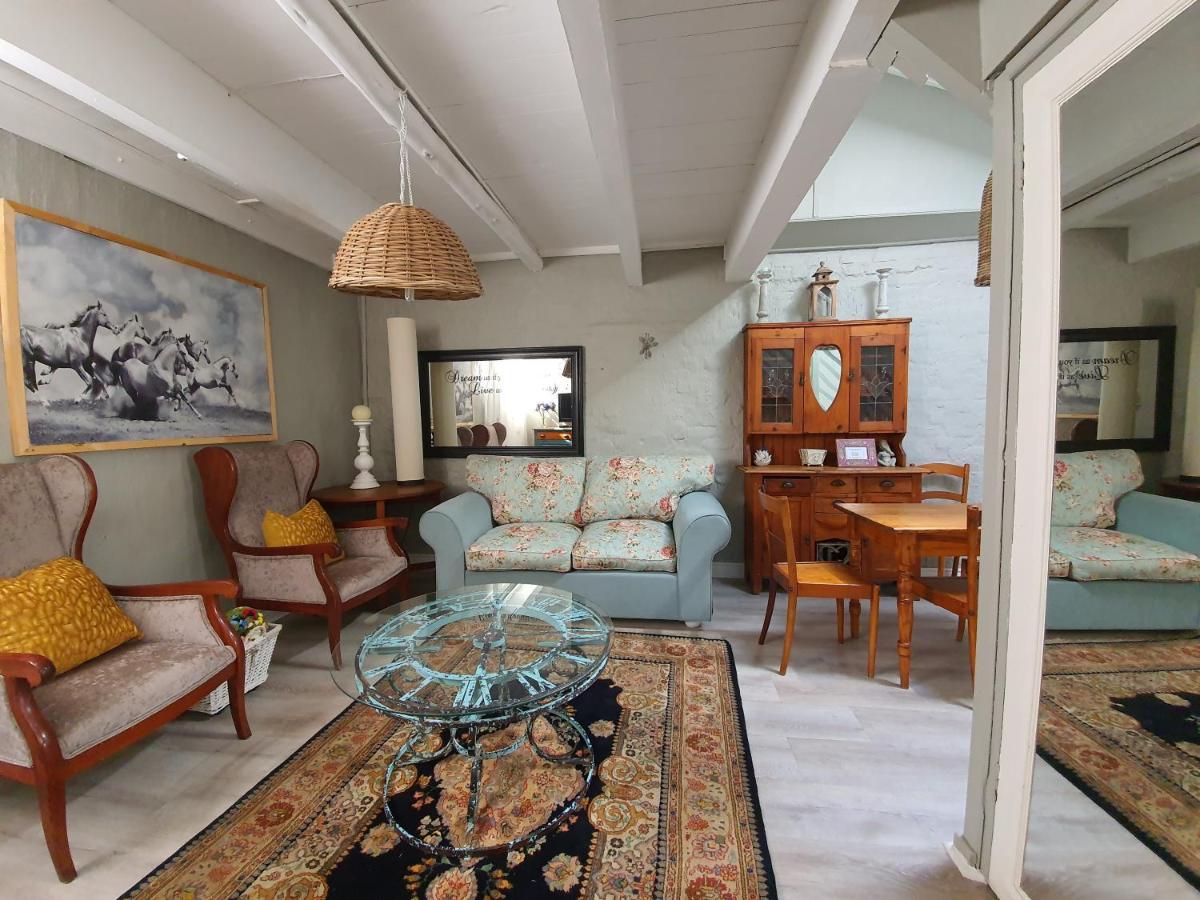 Waterhouse Guest Lodge - Indus Street Pretoria Bagian luar foto