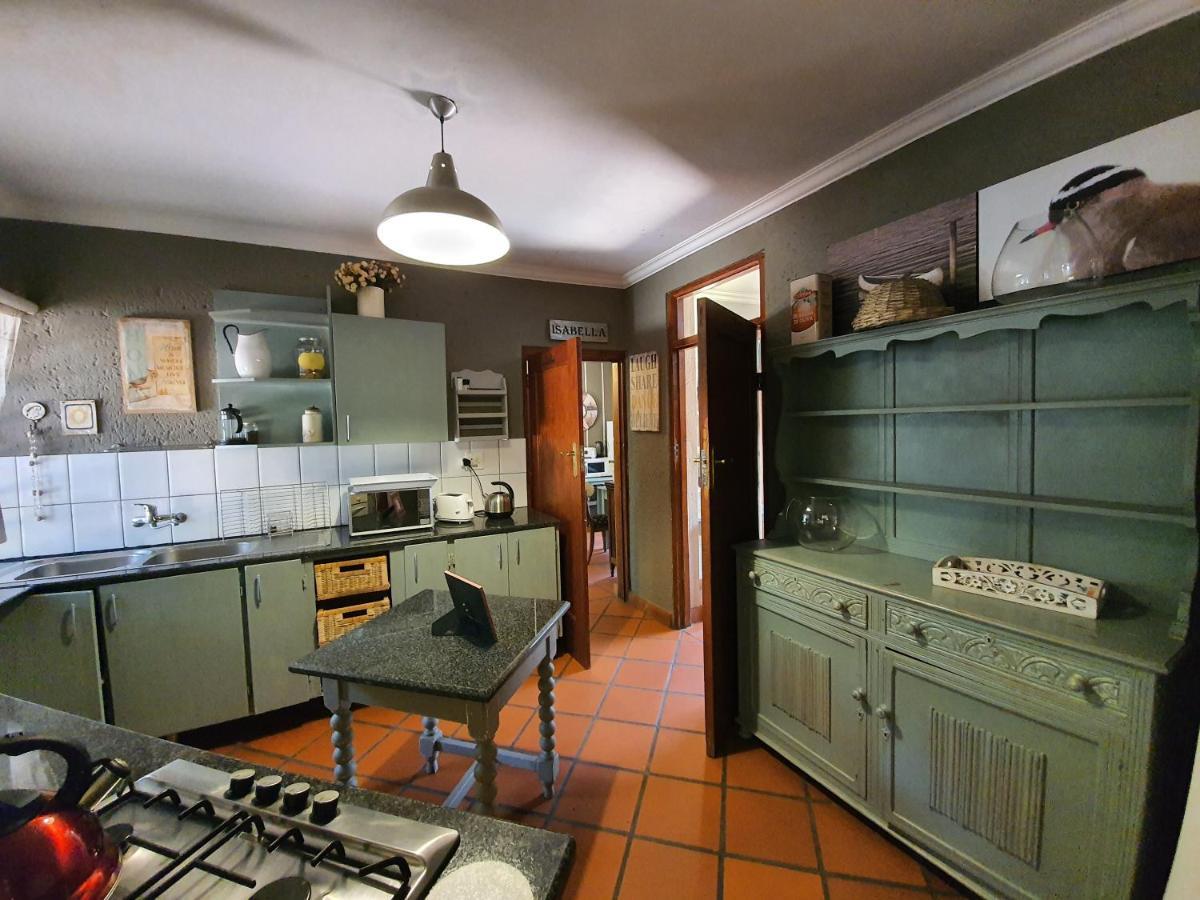 Waterhouse Guest Lodge - Indus Street Pretoria Bagian luar foto
