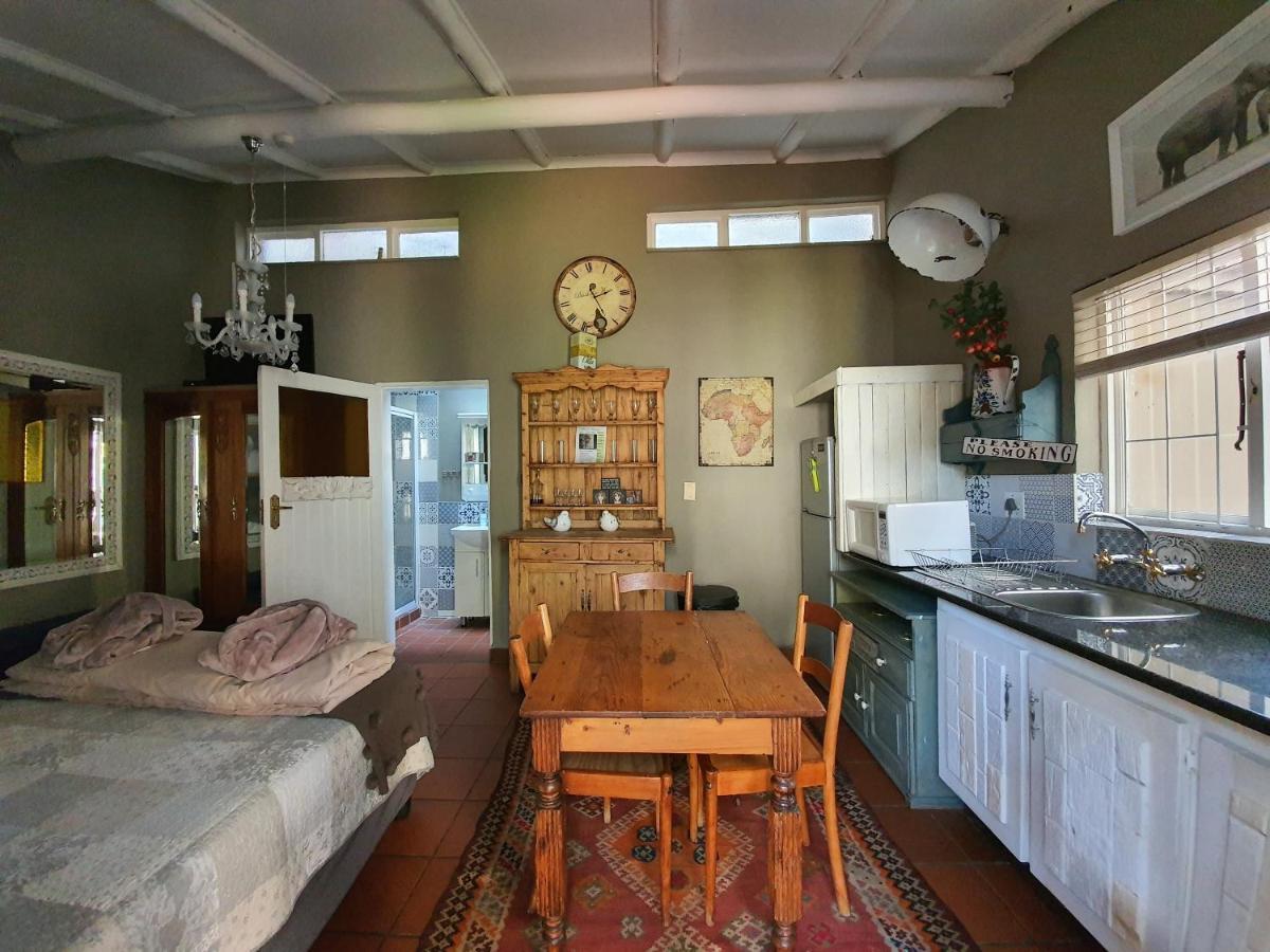 Waterhouse Guest Lodge - Indus Street Pretoria Bagian luar foto
