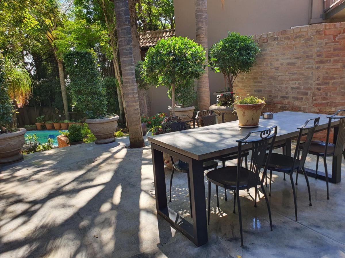 Waterhouse Guest Lodge - Indus Street Pretoria Bagian luar foto
