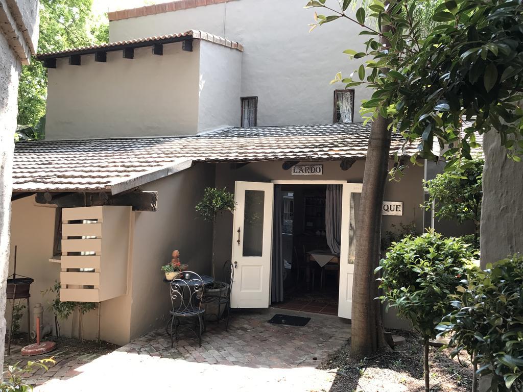 Waterhouse Guest Lodge - Indus Street Pretoria Bagian luar foto