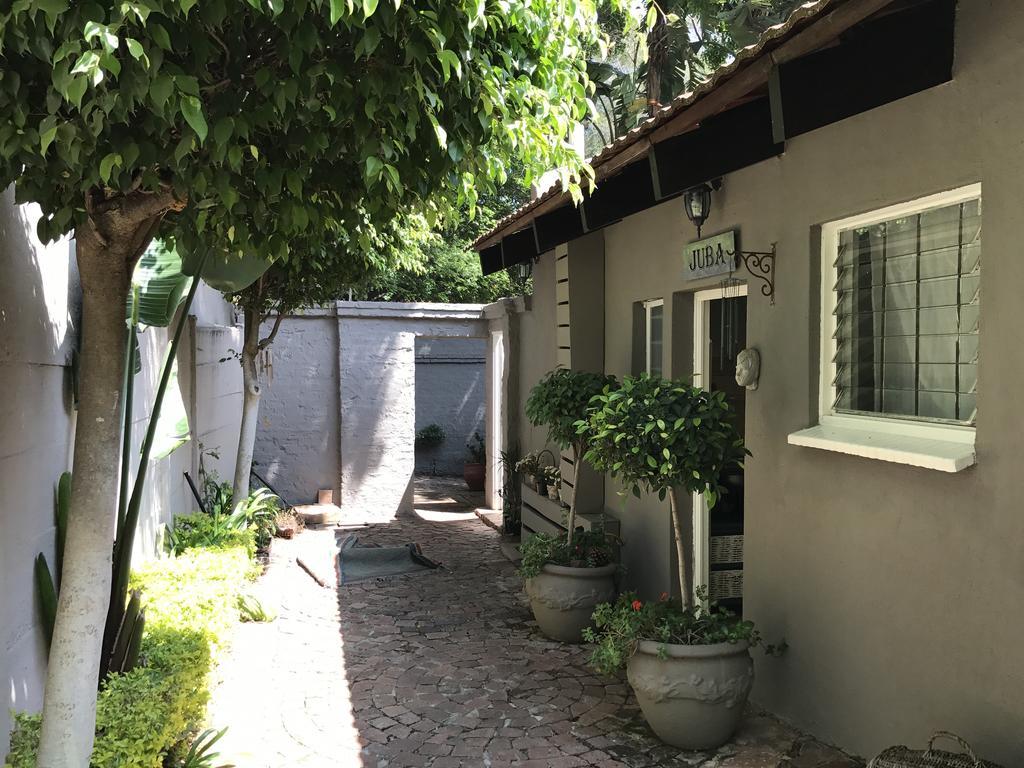 Waterhouse Guest Lodge - Indus Street Pretoria Bagian luar foto